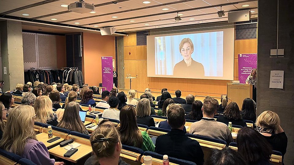 Generaldirektör Åsa Lindh talar på samverkansdagen